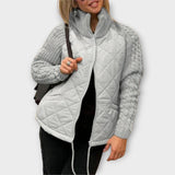 LIVIANE™ | GIACCA CHIC IN MAGLIA RIFINITA